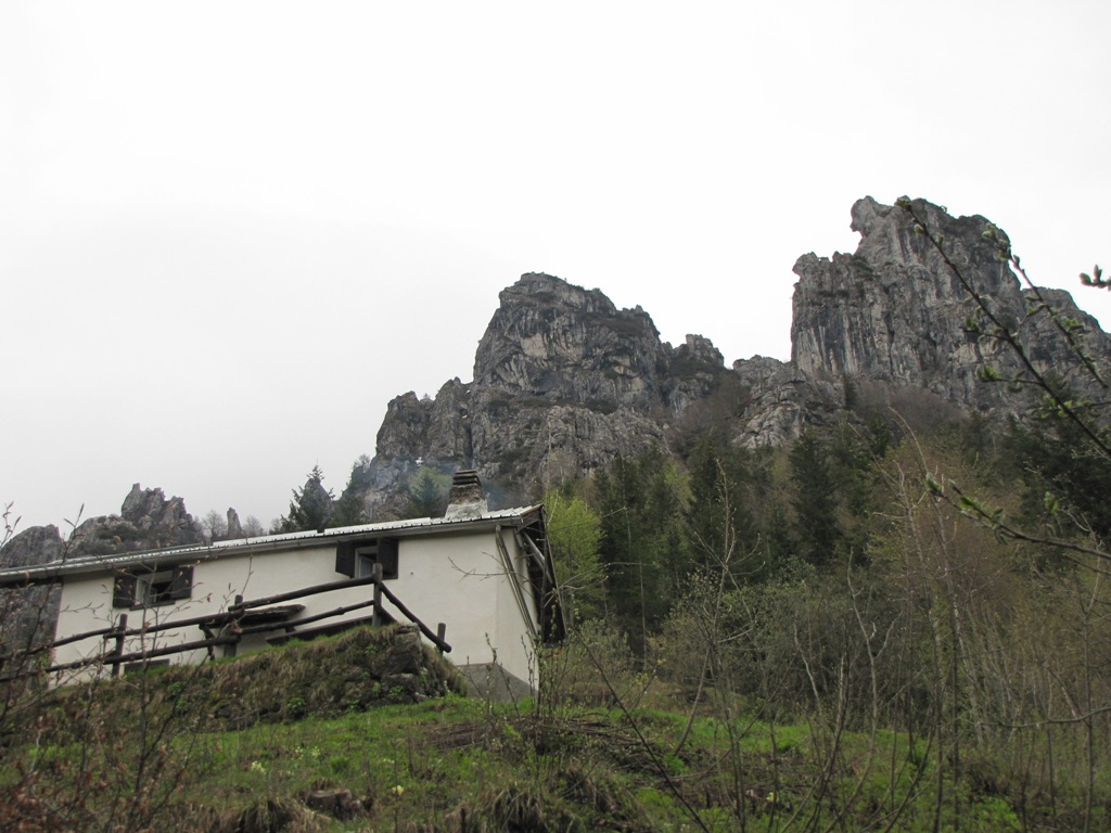 Rifugi e Bivacchi d''Italia.......